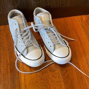 Converse Size 8 Women’s Grey